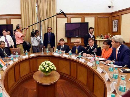 மத்திய நிதியமைச்சர் அருண் ஜெட்லியைச் சந்தித்தார் ஜான் கெர்ரி