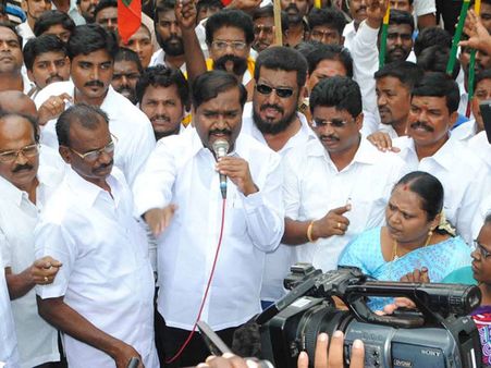 சென்னையில் இலங்கை தூதரகத்தை முற்றுகையிட்டு தமிழக வாழ்வுரிமை கட்சியினர் போராட்டம்!!