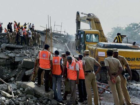 மவுலிவாக்கம் விபத்து: விசாரணைக் கமிஷனுக்கு ரகுபதியை விட்டால் வேற ஆளே இல்லையா?- ஹைகோர்ட்