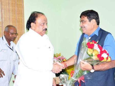 பெங்களூர் வளர்ச்சிக்கு உதவுங்கள்: கட்காரியிடம் கர்நாடக அமைச்சர் கோரிக்கை