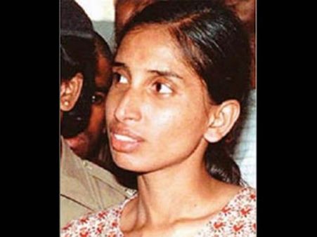 பிற கைதிகளிடம் பேசவிடாமல் தனிமை சிறையில் கொடுமை: வேலூர் சிறையில் நளினி உண்ணாவிரதம்