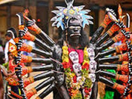 குலசை தசரா விழா.. பக்தர்கள் மாலை அணிந்து விரதத்தைத் தொடங்கினர்