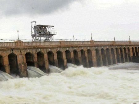 திறக்கப்பட்டது மேட்டூர் அணை... காவிரிக் கரையோரப் பகுதிகளுக்கு வெள்ள அபாய எச்சரிக்கை