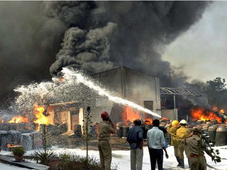 மின் கசிவால் ஏற்படும் தீ விபத்துகள்... மும்பை முதலிடம் ! 2ம் இடத்தில் டெல்லி!!