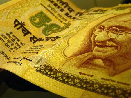 ரூபாய் நோட்டுகளில் மகாத்மா காந்தி தவிர யாருக்கும் இடமில்லை- ரிசர்வ் வங்கி திட்டவட்டம்!