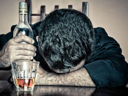 இந்தியர்களைத் தற்கொலைக்குத் தள்ளும் மன அழுத்தம், விரக்தி