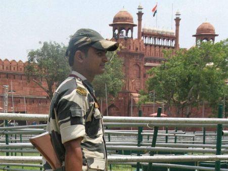 68வது சுதந்திர தின விழா... தீவிரவாதிகள் மிரட்டலால் டெல்லியில் பாதுகாப்பு ஏற்பாடுகள் தீவிரம்