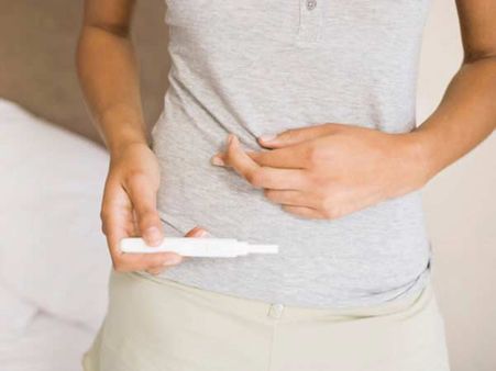 பருவ வயதிலேயே வாழ்வைத் தொலைக்க வைக்கும் ”இளம் வயது கர்ப்பம்”