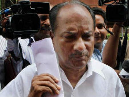 தேர்தல் தோல்வி: சோனியாவிடம் ஏ.கே. அந்தோணி குழு அறிக்கை தாக்கல்!