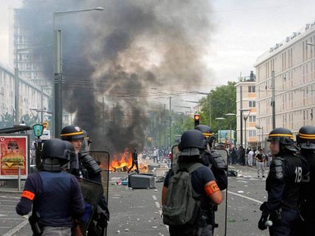 உணவு இல்லை.. தண்ணீர் கூட இல்லை.. இஸ்ரேல் தாக்குதல்.. காஸாவில் ஒரே வாரத்தில் அகதிகளான 56000 பேர்!