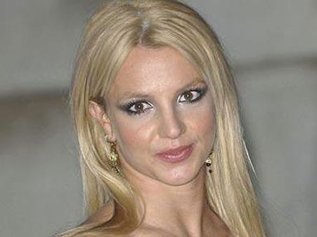 மறுபடியும் பாடலுக்கு வாயை மட்டும் அசைத்து எக்குதப்பாய் மாட்டிக்கொண்ட “பிரிட்னி ஸ்பியர்ஸ்”!