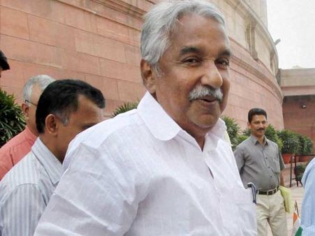 பத்து வருடங்களில் பூரண மதுவிலக்கை எட்டும் கேரளா – உம்மன் சாண்டி நம்பிக்கை!