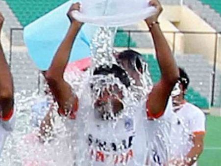 சோகத்தில் முடிந்த விழிப்புணர்வு சவால்... ஐஸ் பக்கெட் குளியல் போட்ட ஸ்காட்லாந்து வாலிபர் பலி