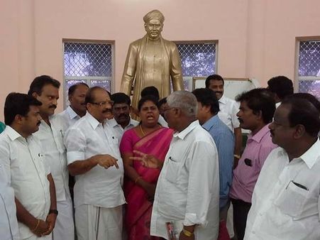 மேயர் தேர்தல் எதிரொலி : வ.உ.சி.,மணிமண்டபத்திற்கு வரிந்து கட்டி ஓடிய எம்.பி.க்கள்