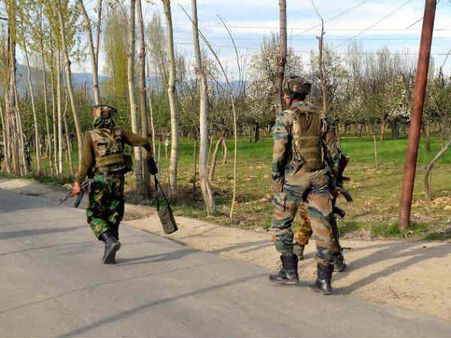 எல்லையில் ஊடுருவ தீவிராவதிகள் முயற்சி: துப்பாக்கிச் சண்டையில் ராணுவ வீரர் பலி