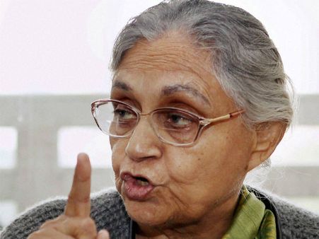 அவதூறு வழக்கு... டெல்லி கோர்ட்டில் ஆஜராகத் தவறிய ஷீலா தீட்சித்திற்கு ரூ. 3 லட்சம் அபராதம்