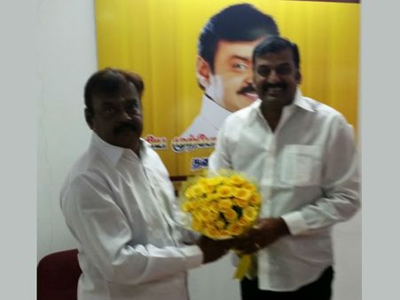 தேமுதிக விஜயகாந்த்த்தை சந்தித்தார் திமுக நெப்போலியன்... நலம் விசாரித்தார்!