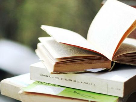 பேஸ்புக்கில் புதிதாய் பரவும் “புக் பக்கெட் சேலஞ்ச்”- வாசிப்பு பற்றிய விழிப்புணர்வு பரவல்!