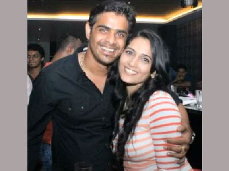 நடிகை பலாத்கார வழக்கில் ரயில்வே அமைச்சர் கவுடா மகனுக்கு பிடிவாரண்ட்