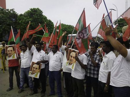 சுப்பிரமணிய சுவாமி வீட்டை முற்றுகையிட முயன்றவர்கள் கைது