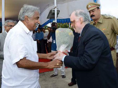 சர்ச்சைகளுக்கு நடுவேயும், கேரள ஆளுநராக பொறுப்பேற்றார் சதாசிவம்