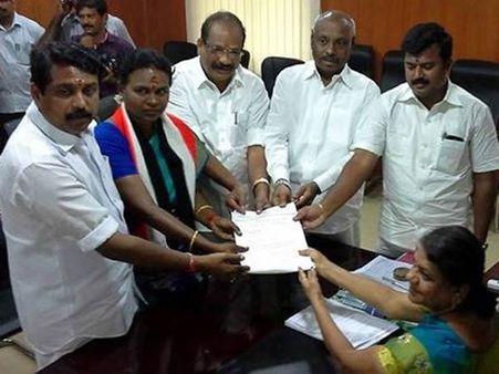 நெல்லை மேயர் இடைத் தேர்தல்.. அதிமுகவின் புவனேஸ்வரி போட்டியின்றி தேர்வு