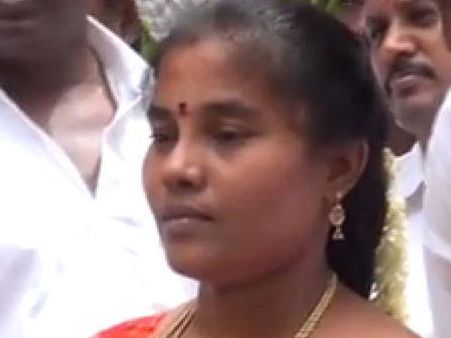 அதிமுகவில் இணைகிறார் நெல்லையில் வாபஸ் பெற்ற பாஜக மேயர் வேட்பாளர் வெள்ளையம்மாள்?