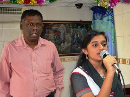 துபாயில் ஆசிரியர் தின சிறப்பு கவியரங்கம்: 'பெருமை'யாய் கவி பாடிய தமிழர்கள்