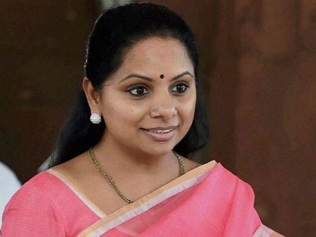 டிவி சேனல்களை குழிதோண்டி புதைக்கனும்னு சொன்னது சரிதான்: சந்திரசேகர் ராவ் மகள் கவிதா