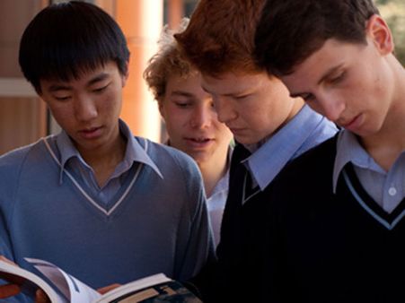 ஒழுங்கா முடிய வெட்டு, இல்ல மார்க்குல கட்... ஆஸ்திரேலிய பள்ளியில் வினோத தண்டனை