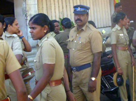 சென்னை 35வது வார்டில் 48 வாக்குச்சாவடிகளும் பதட்டமானவை- 250 போலீசார் குவிப்பு