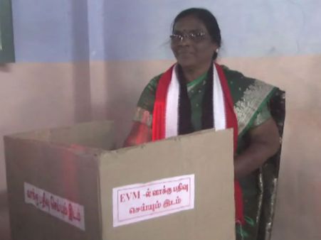 உள்ளாட்சி இடைத்தேர்தல்: அசம்பாவிதங்கள் இன்றி அமைதியாக வாக்குப்பதிவு நிறைவு