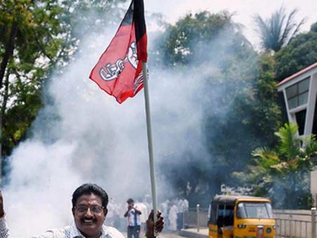 உள்ளாட்சி இடைத்தேர்தல்: தூத்துக்குடி, மேயர் பதவிகளை வென்ற அதிமுக- 4 நகராட்சிகளையும் கைப்பற்றியது