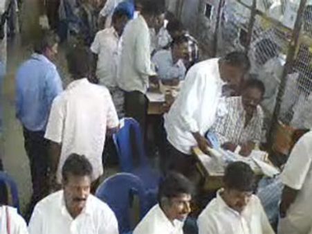 உள்ளாட்சி தேர்தலில் தனது ஓட்டையும் மாற்றிப்போட்ட வேட்பாளர், ஒரு ஓட்டு கூட வாங்காமல் தோற்ற பரிதாபம்