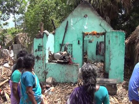 ஜெயலலிதா விடுதலையில் தாமதம்: 10ம் வகுப்பு மாணவி தீக்குளித்து தற்கொலை