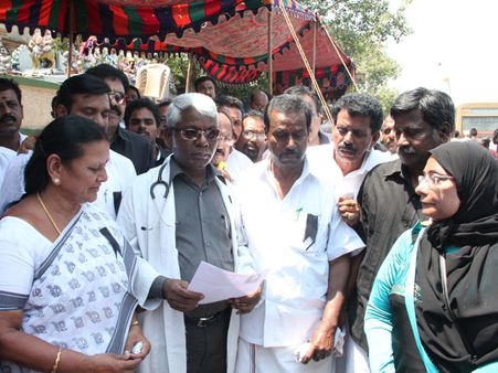 அம்மாவை எப்படி கைது செய்யலாம்? - அரசு மற்றும் தனியார் மருத்துவர்கள் இன்று உண்ணாவிரதம்