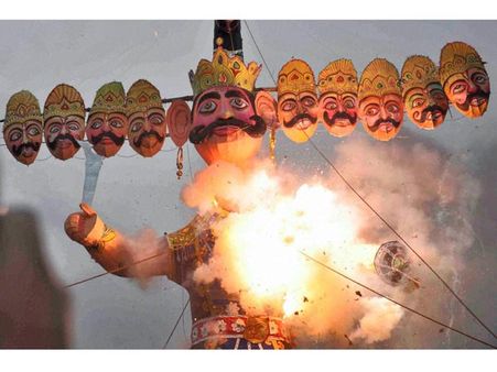 ராவணன் தலையில் கை வைத்த விலைவாசி உயர்வு: வட மாநிலங்களில் சுவாரசியம்