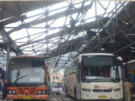 ஹூட் ஹூட் பாதிப்பால் பஸ் கட்டணக் கொள்ளை: விசாகப்பட்டினத்தில் இருந்து சென்னைக்கு ரூ.4500