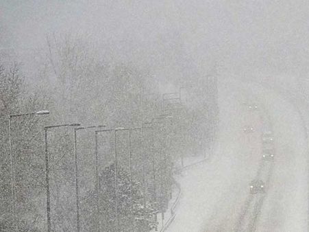 ஹூட் ஹூட் புயலால் நேபாளத்தில் கனமழை- பனிப்புயலில் சிக்கி இந்தியர் உள்பட 29பேர் பலி