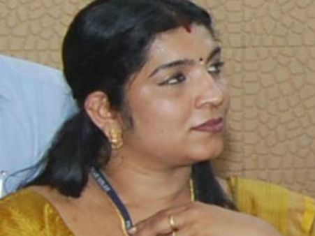 வாட்ஸ் ஆப் மூலம் பரவும் சரிதா நாயரின் ஆபாச வீடியோ!