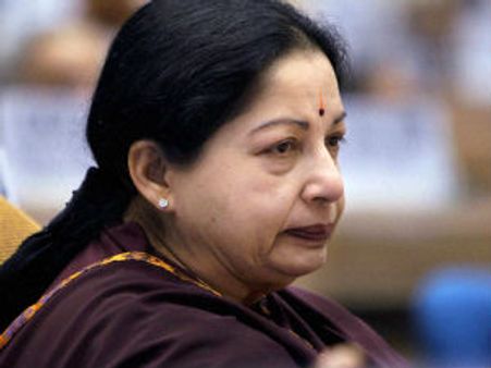 சிறையை போன்றே போயஸ் கார்டனிலும் யாரையும் சந்திக்க மறுக்கும் 'அம்மா'?