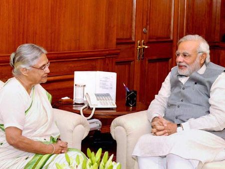 மிரட்டும் காமன்வெல்த் ஊழல்.. சசி தரூர் பாணியில் மோடிக்கு பலமாக ஜால்ரா அடிக்கும் 'ஷீலா தீட்சித்'