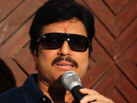 வீட்டை விட்டு விரட்டப்பட்டாரா நடிகர் கார்த்திக்?.. திரையுலகில் பரபரப்பு!