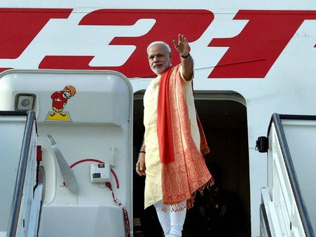 சிக்கன நடவடிக்கையில் மோடி: அமைச்சர்கள், அதிகாரிகளுக்கு விமானத்தில் முதல் வகுப்பு பயண சலுகை ‘கட்’