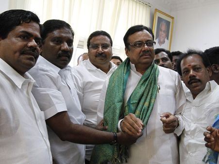 தமிழக காங்கிரஸின் புதிய தலைவராக ஈவிகேஎஸ் இளங்கோவன் நியமனம்!