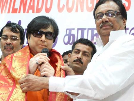 சத்தியமூர்த்தி பவனில் கார்த்திக்... ஆதரவைப் 