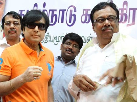 கோவிலுக்குள் வந்து விட்டேன், வெளியே போகவே மாட்டேன், இது சத்தியம்... கார்த்திக்!!