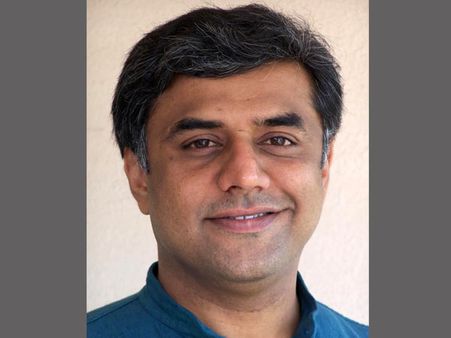 மோடி அரசின் கொள்கைகளை கண்காணிக்க நால்வர் குழுவை அமைத்த சோனியா காந்தி