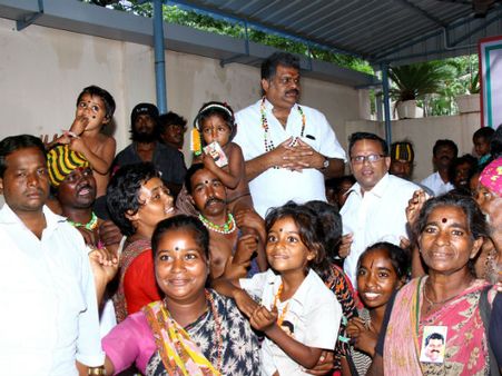 ஜி.கே.வாசனுக்குத் திரண்டு வந்து ஆதரவு தெரிவித்த நரிக்குறவர்கள்!