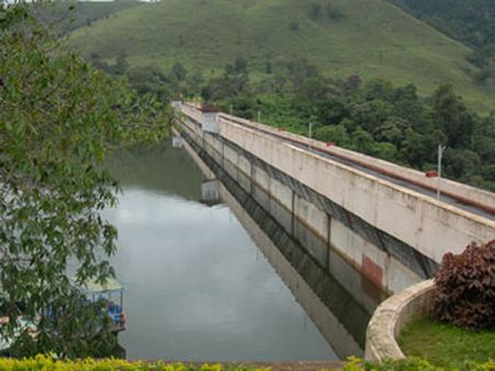முல்லைப்பெரியாறு அணை பகுதியில் மூழ்கும் கட்டடங்கள்: கேரளாவின் ஆக்கிரமிப்பு அம்பலம்